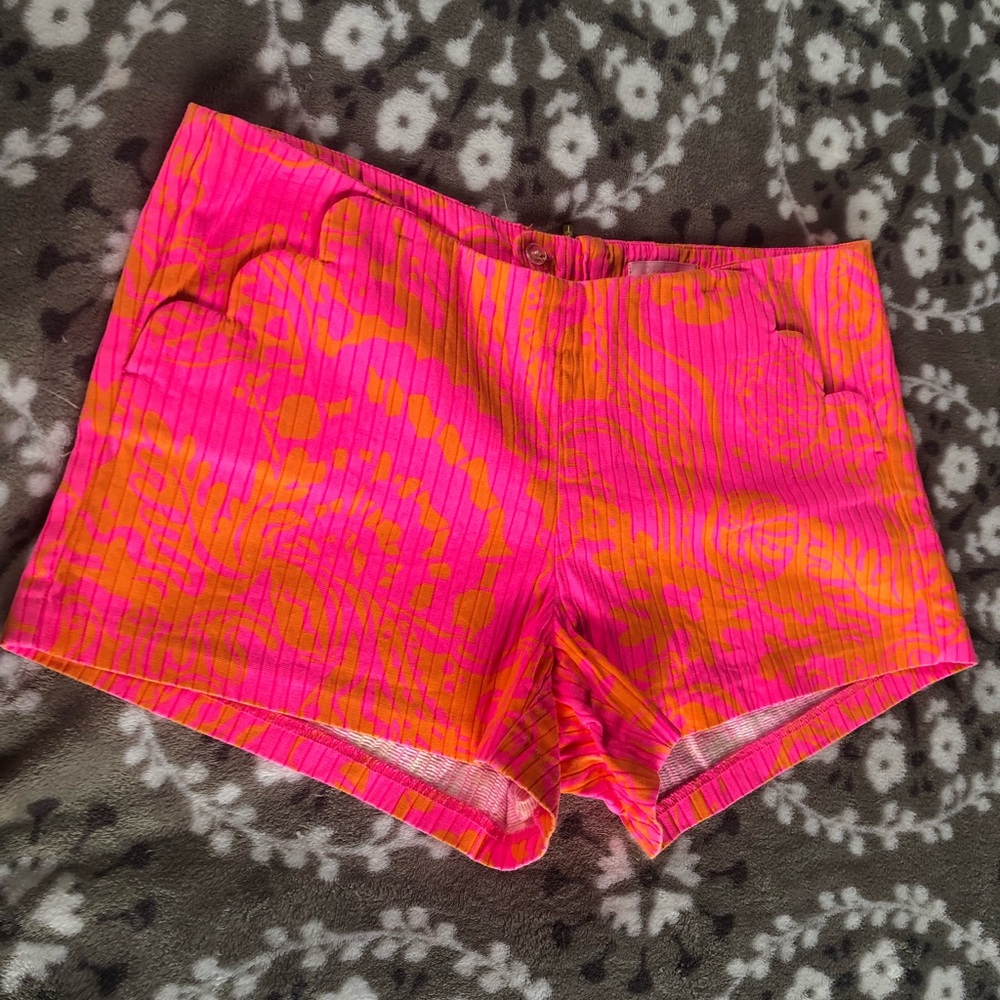 EUC Lilly Pulitzer Scalloped pocket shorts